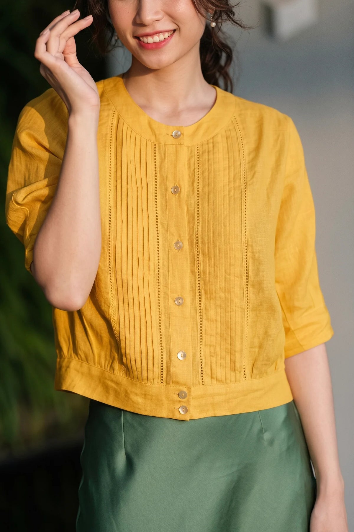 Áo linen vàng phong cách vintage thời trang Hity