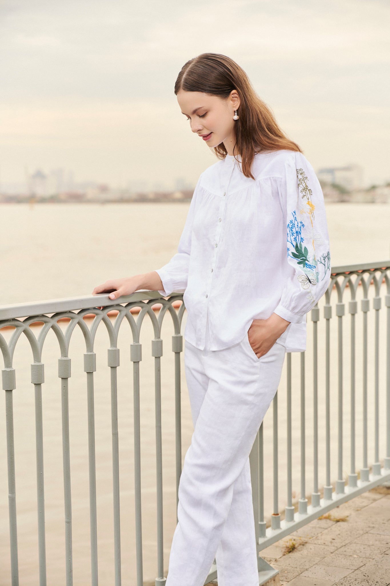 Áo linen trắng thêu tay Mơ thời trang Hity