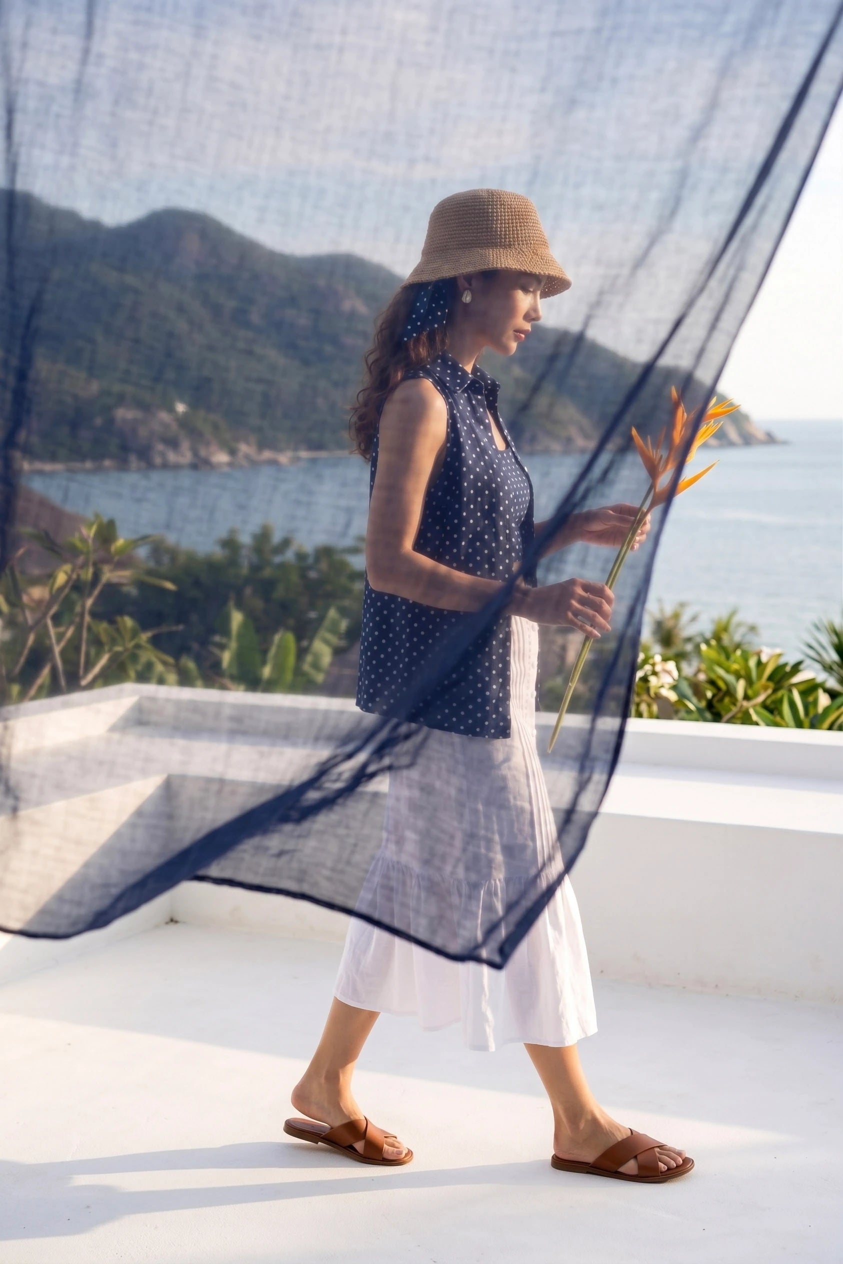 Áo sơ mi sát nách hở vai linen chấm bi thời trang Hity