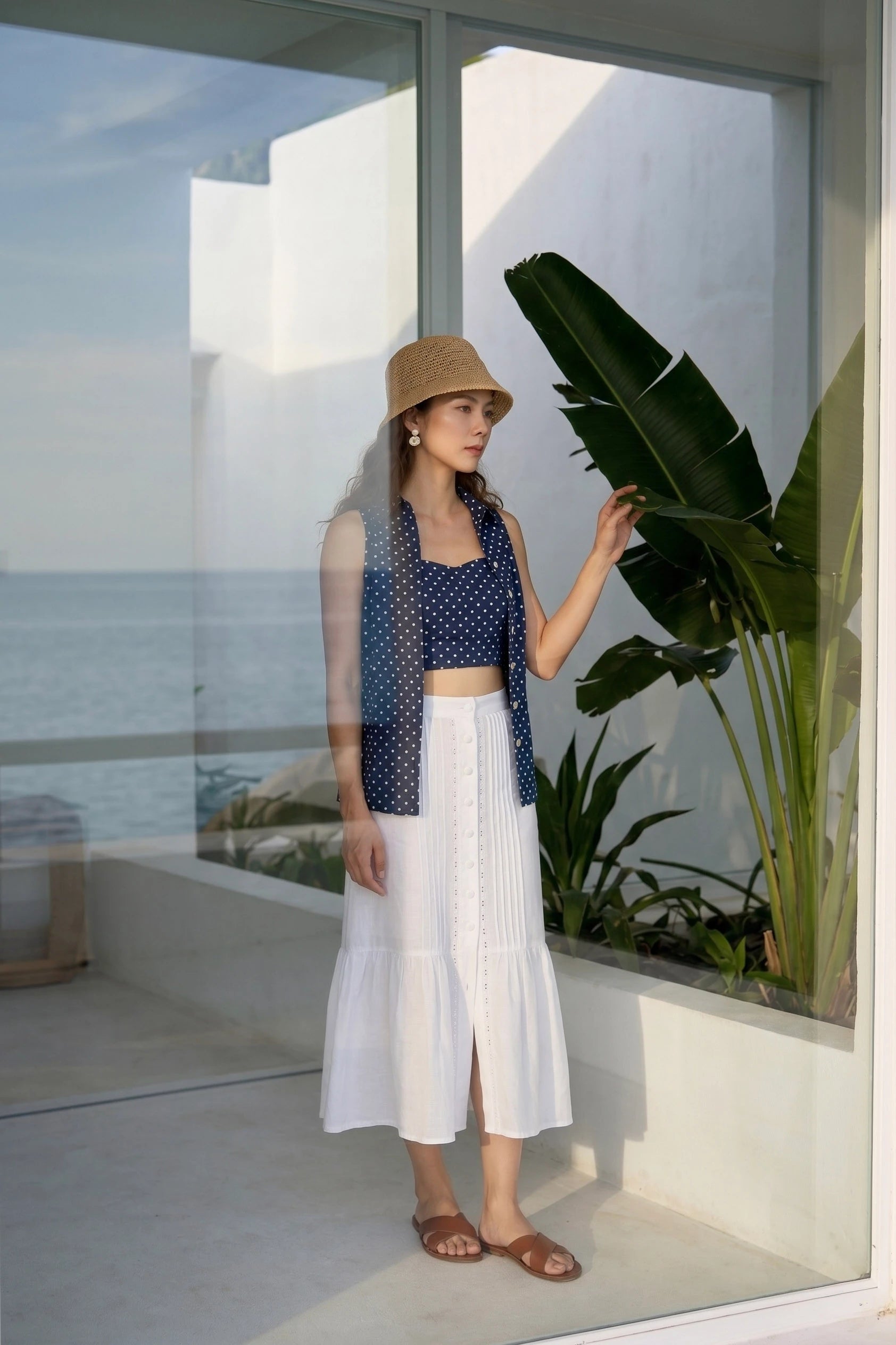 Áo sơ mi sát nách hở vai linen chấm bi thời trang Hity