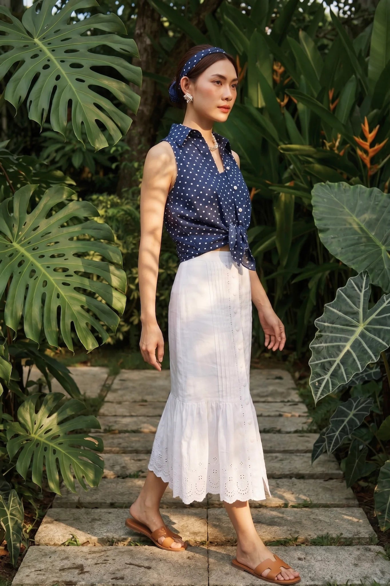 Áo sơ mi sát nách hở vai linen chấm bi thời trang Hity