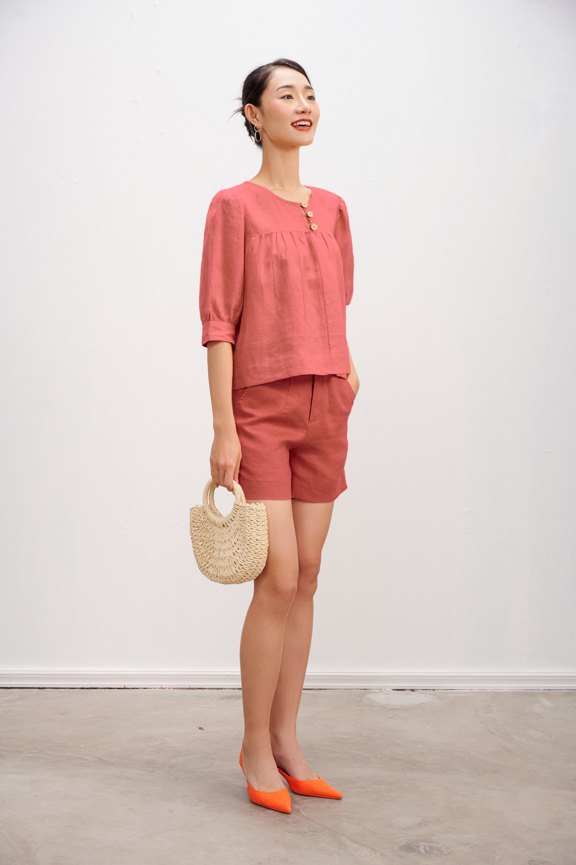 Áo thêu tay se chỉ kéo sợi linen vàng thời trang Hity