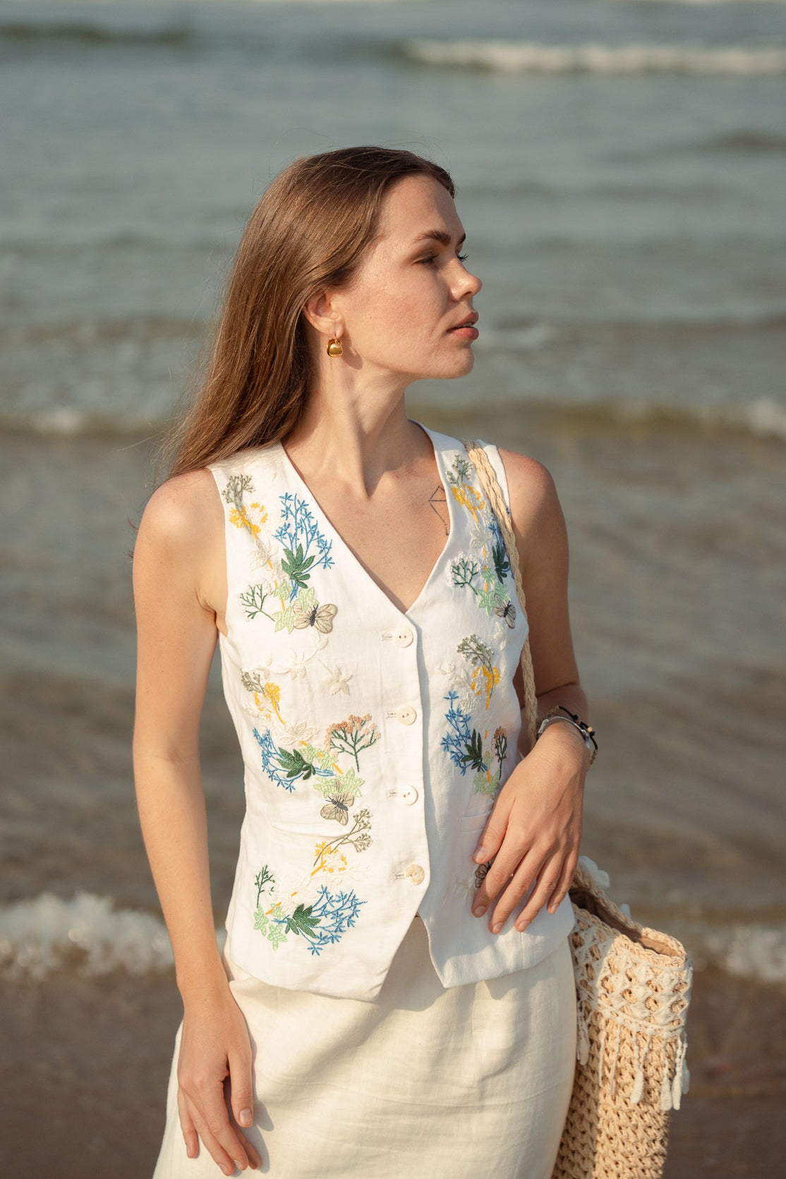 Áo vest ghi lê linen trắng thêu tay thời trang Hity