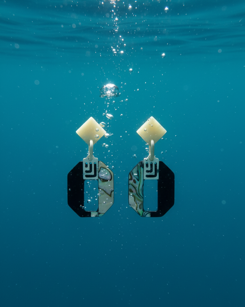 Bông tai sơn mài cửu khổng bào ngư thời trang Hity