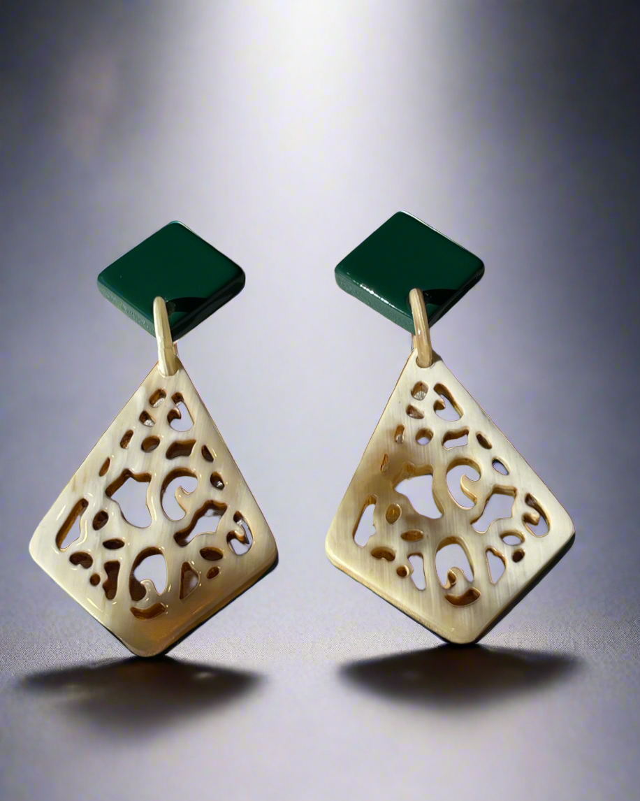 Bông tai sơn mài trổ hoa văn thời trang Hity