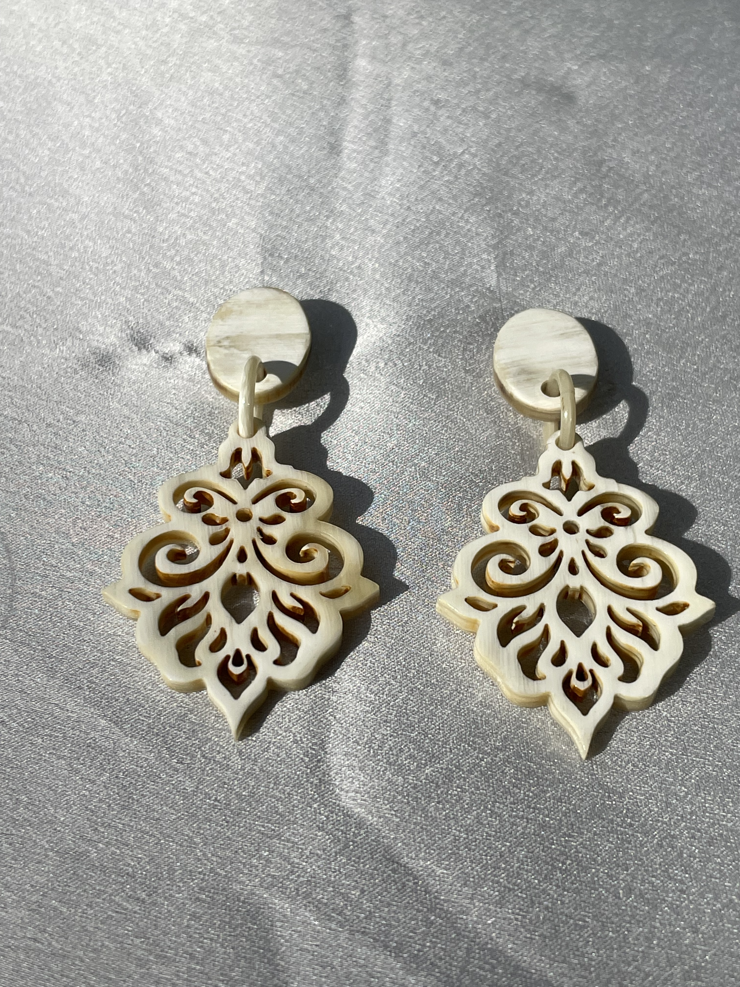 Bông Tai Sừng Hoa Thị