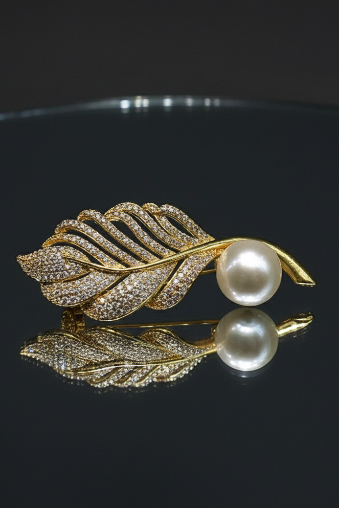 Cài áo lông vũ đính ngọc trai baroque thời trang Hity