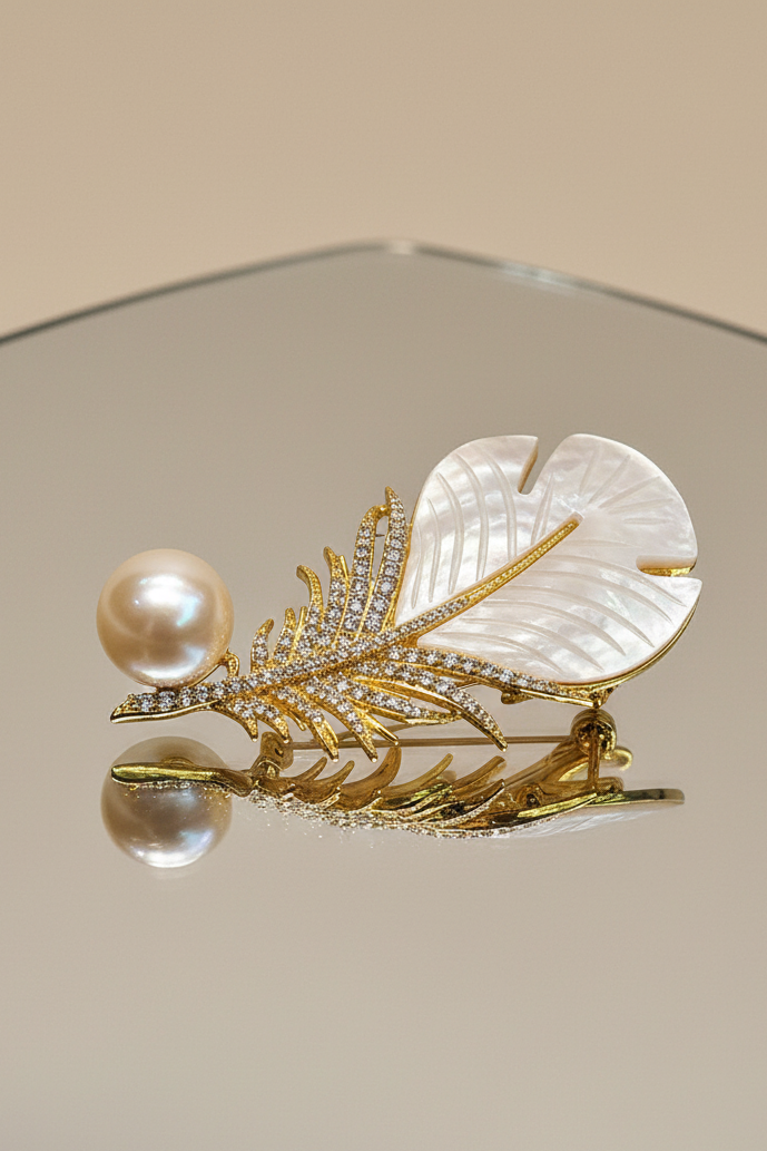 Cài áo xà cừ đính ngọc trai baroque thời trang Hity