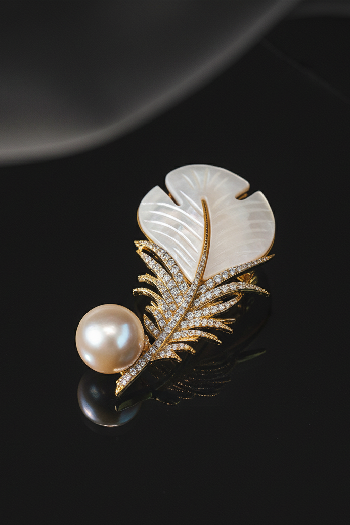 Cài áo xà cừ đính ngọc trai baroque thời trang Hity