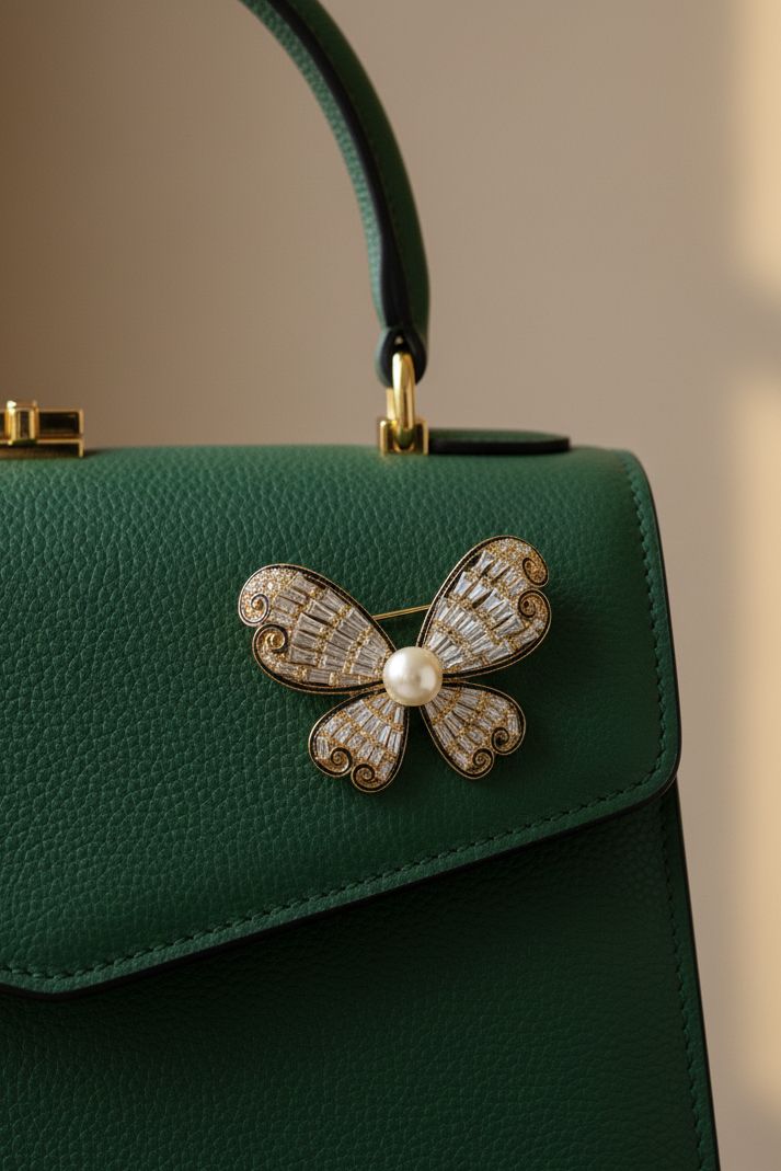 Cài áo bướm pha lê đính ngọc trai baroque thời trang Hity