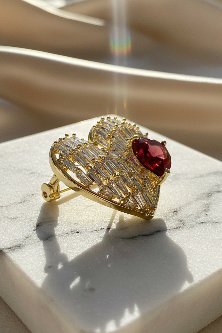 Cài áo trái tim đính pha lê thời trang Hity