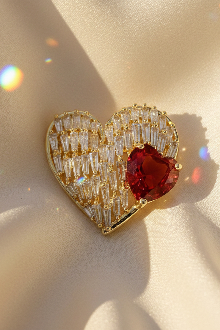 Cài áo trái tim đính pha lê thời trang Hity