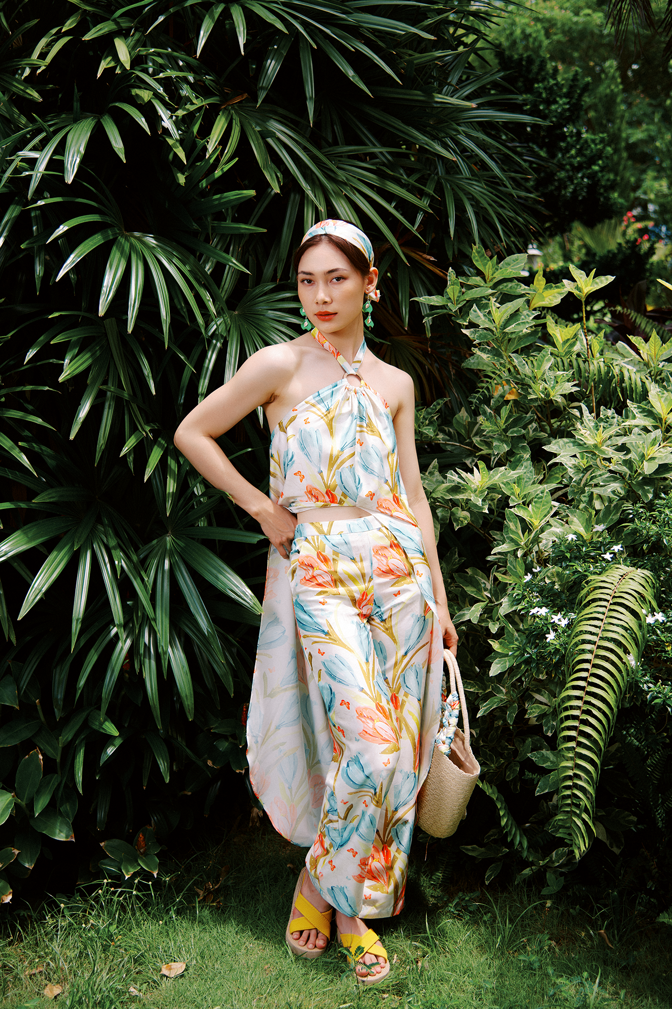 Bộ set áo yếm hoa quần ống đứng thời trang Hity