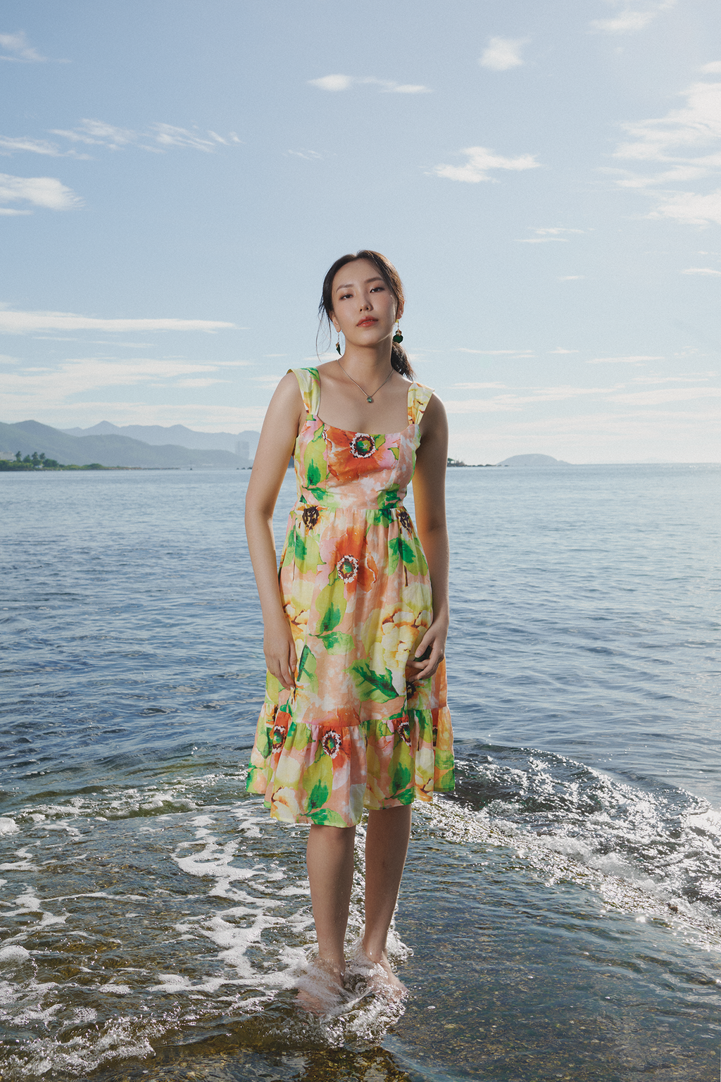 Đầm linen hoa sát nách hở lưng thời trang Hity