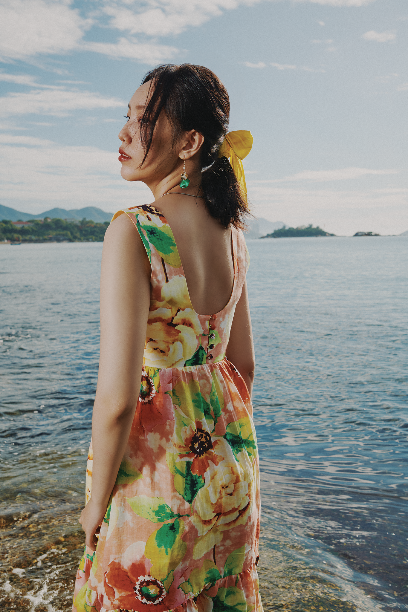 Đầm linen hoa sát nách hở lưng thời trang Hity