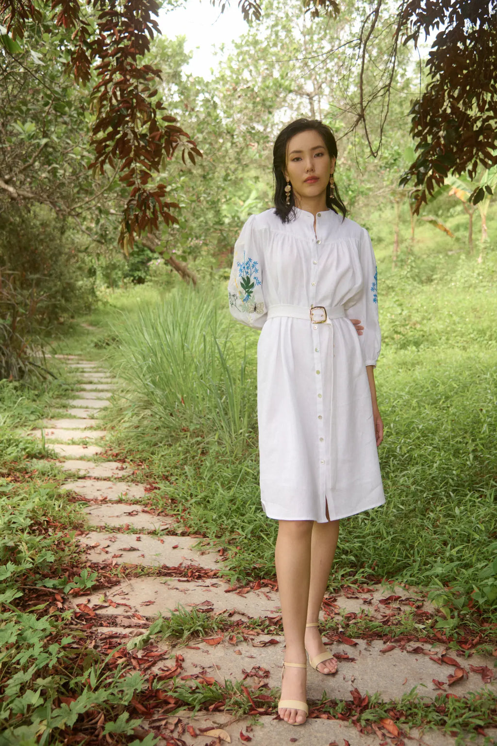 Đầm suông linen trắng thêu tay Mơ thời trang Hity