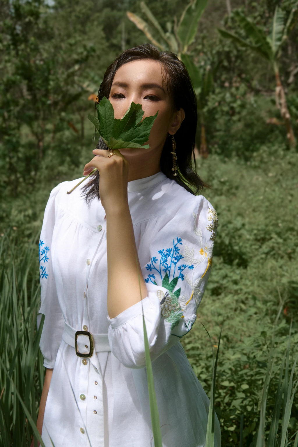 Đầm suông linen trắng thêu tay Mơ thời trang Hity