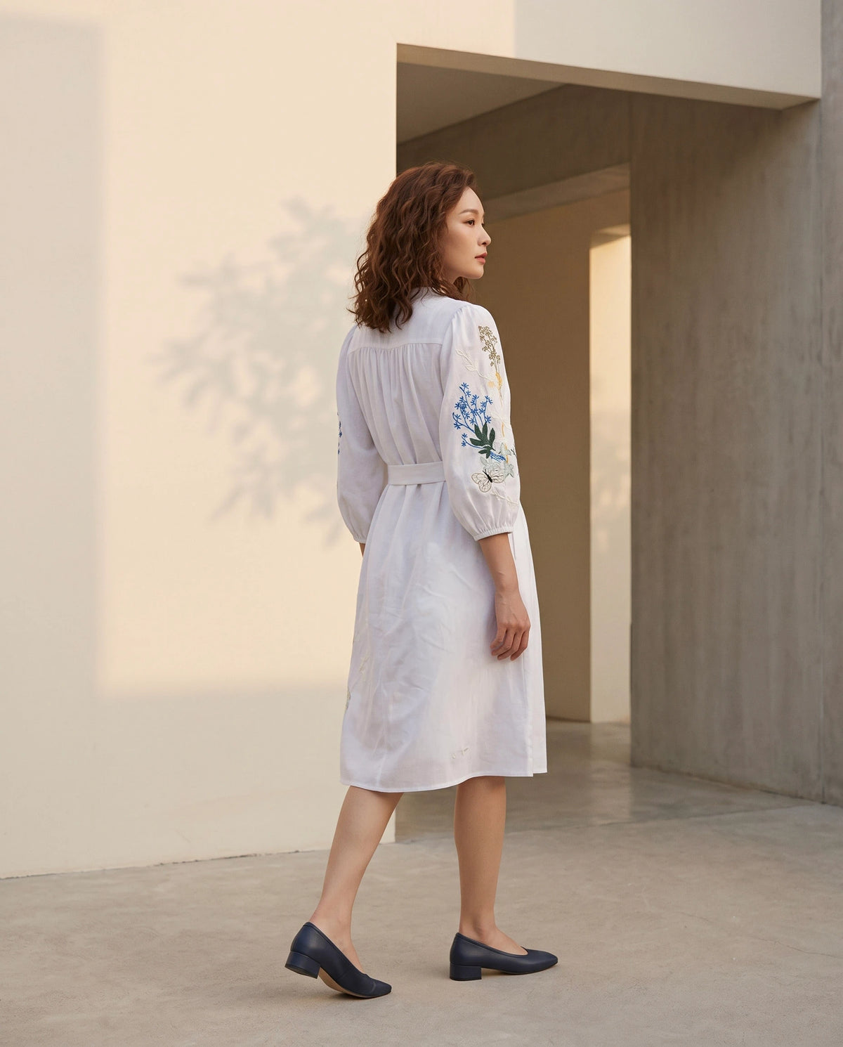 Đầm suông linen trắng thêu tay Mơ thời trang Hity