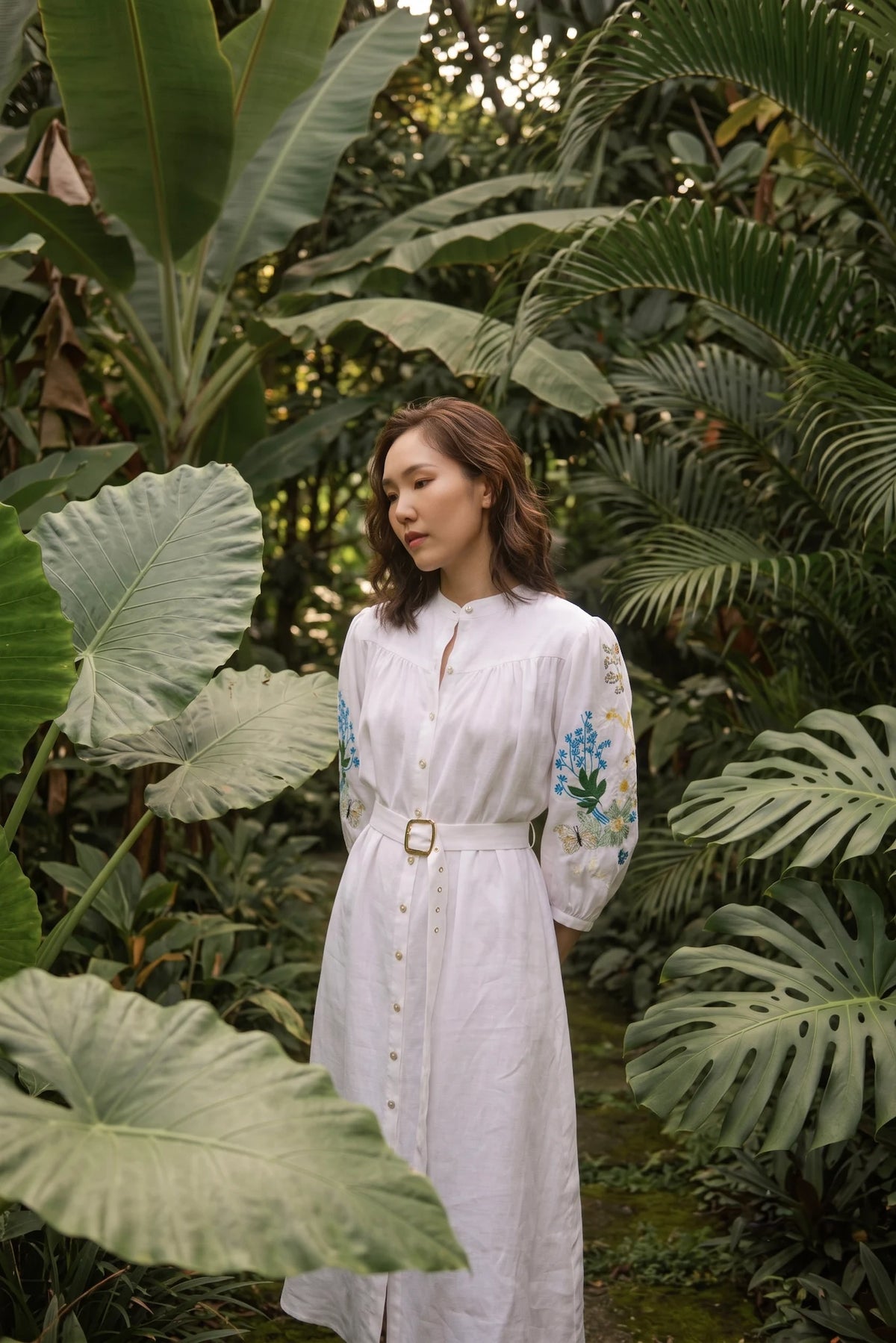 Đầm suông linen trắng thêu tay Mơ thời trang Hity