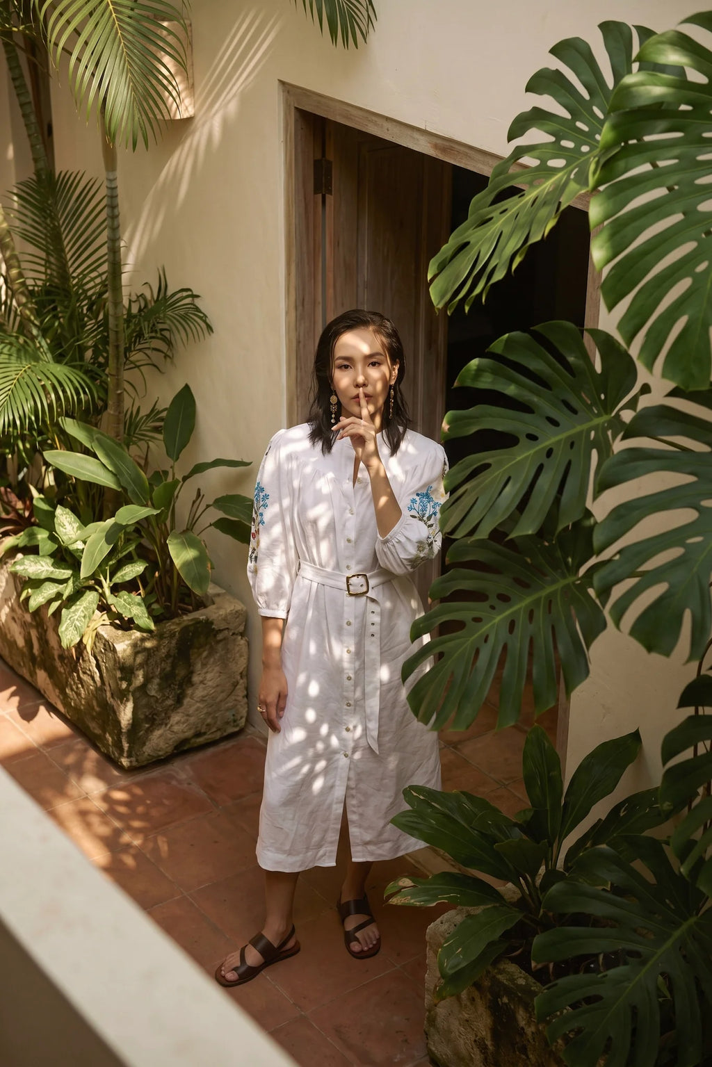 Đầm suông linen trắng thêu tay Mơ thời trang Hity