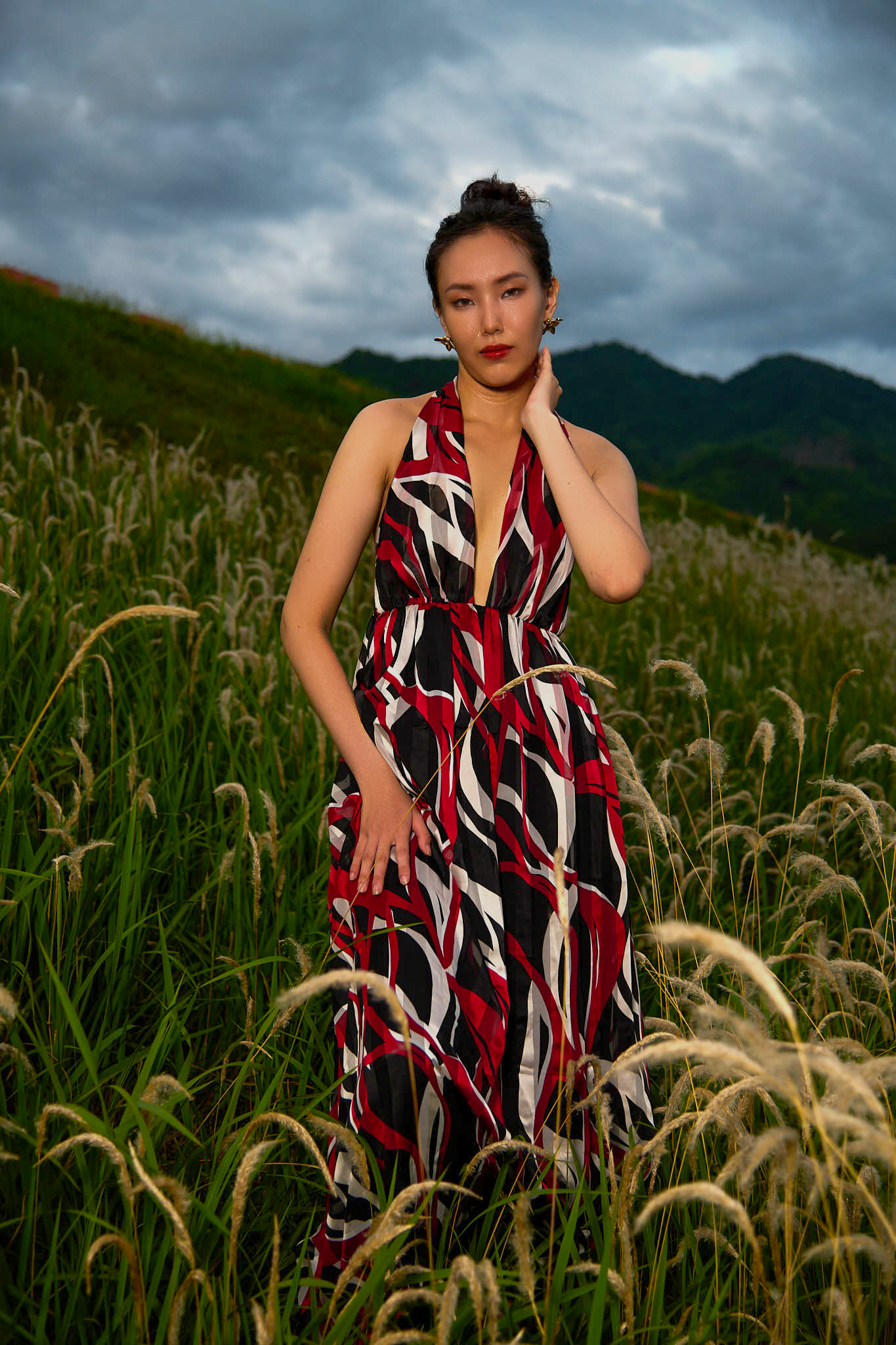 Đầm maxi cổ yếm hở lưng đi tiệc thời trang Hity