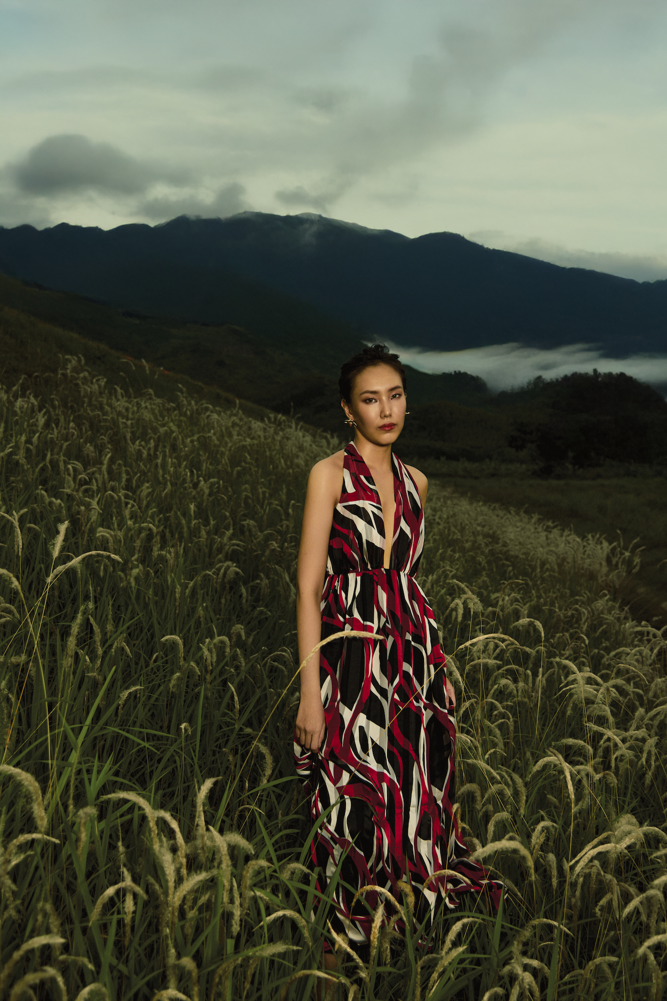 Đầm maxi cổ yếm hở lưng đi tiệc thời trang Hity