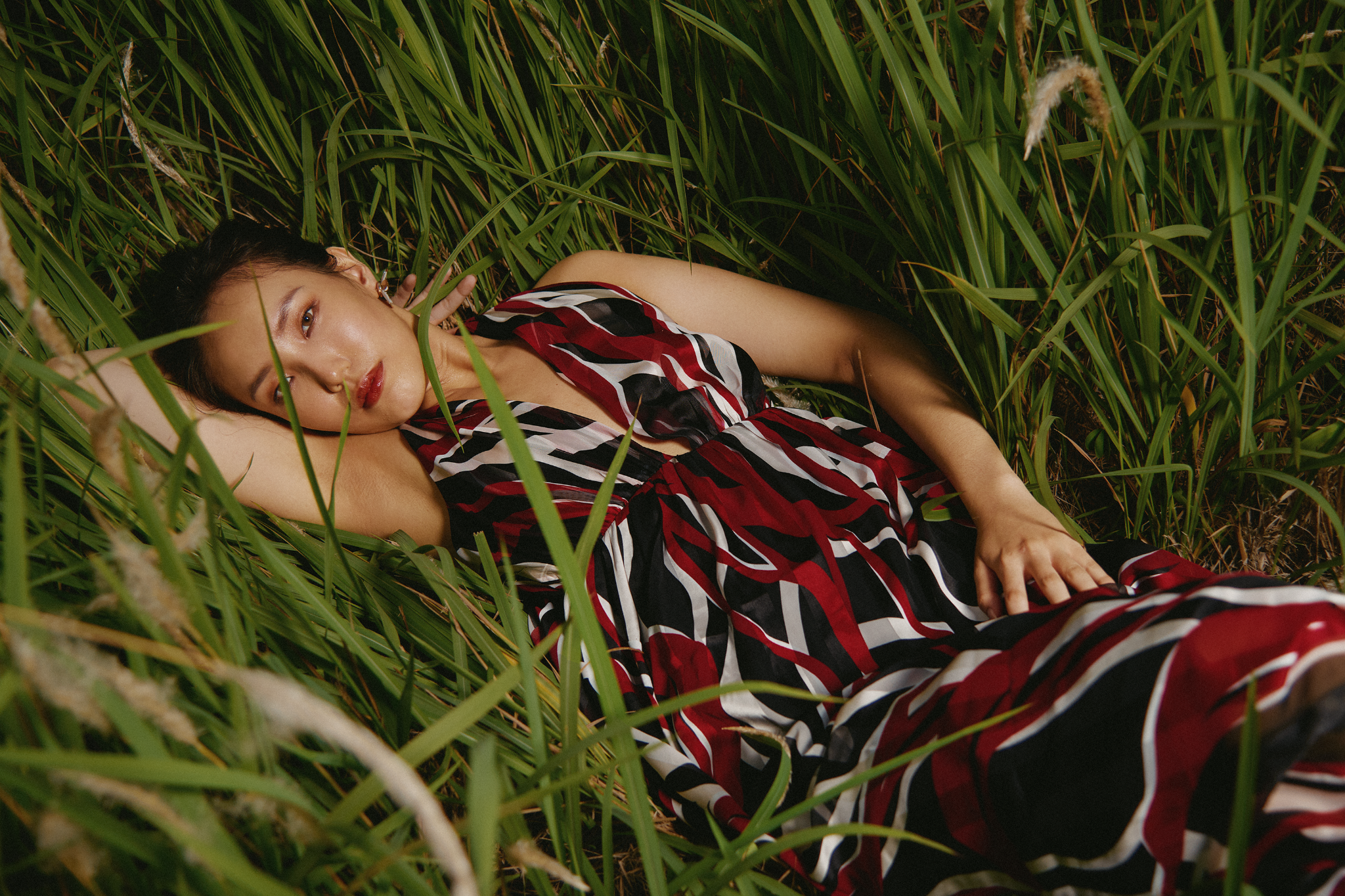 Đầm maxi cổ yếm hở lưng đi tiệc thời trang Hity