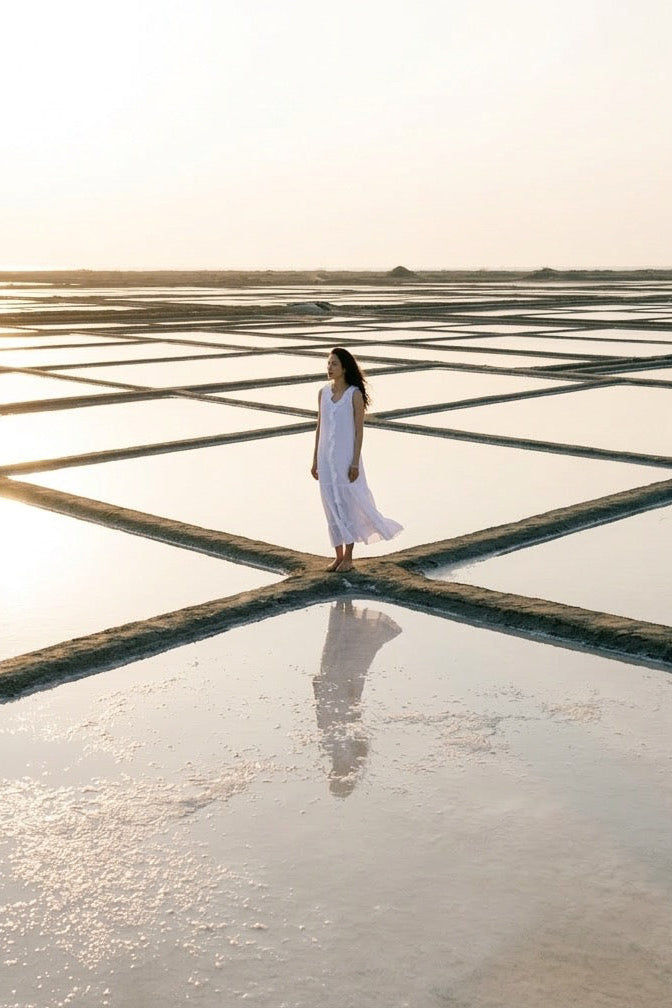 Đầm maxi linen trắng tua rua thời trang Hity