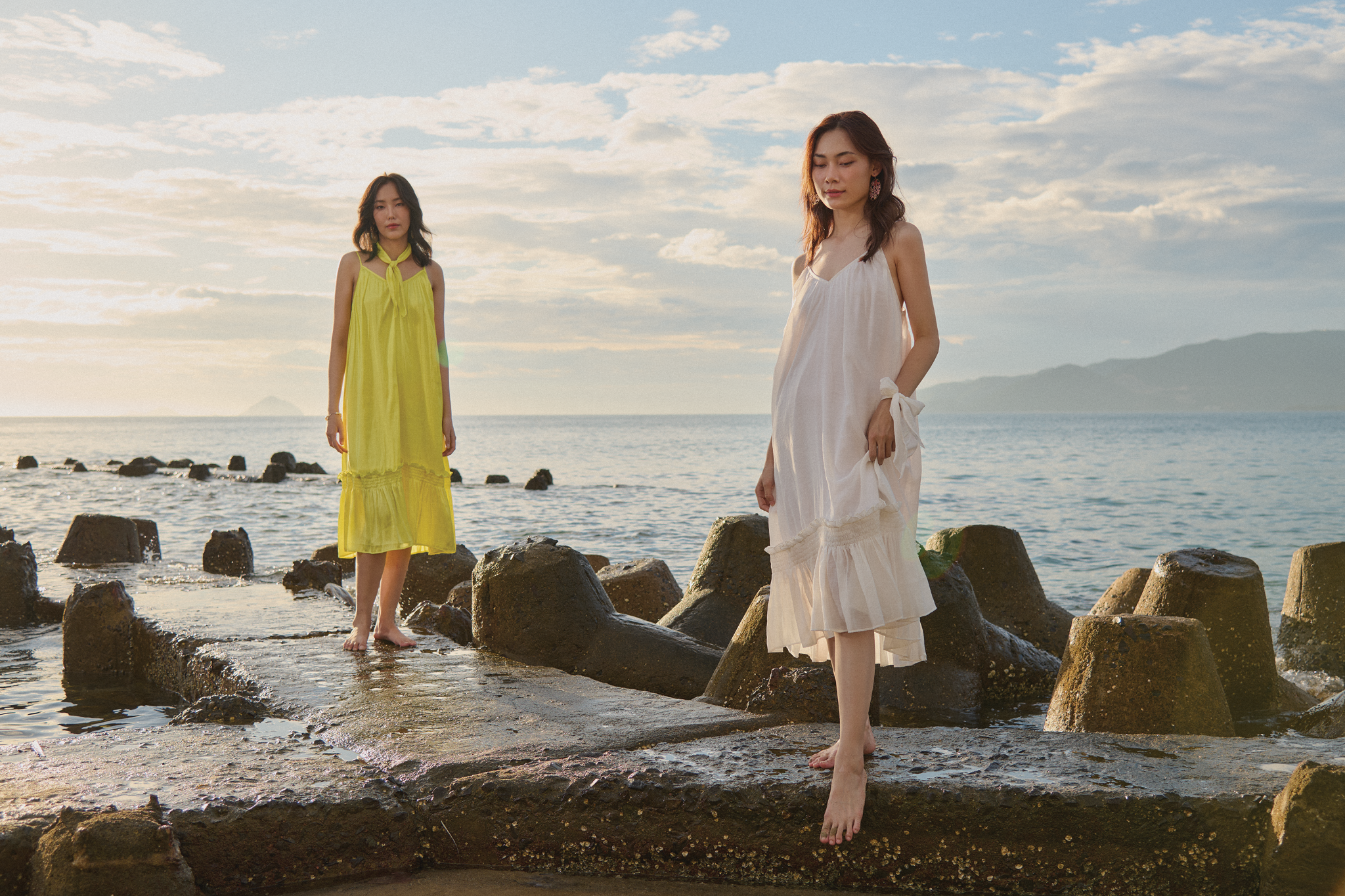 Đầm midi hai dây vàng hướng dương thời trang Hity