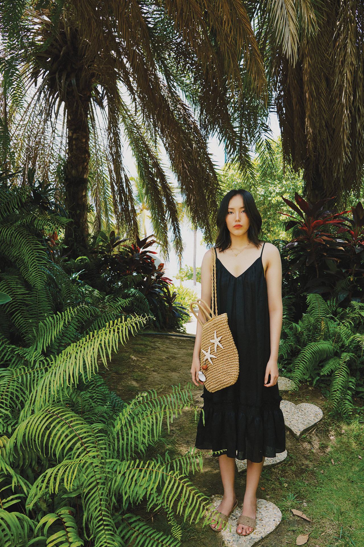 Đầm midi hai dây đen thời trang Hity