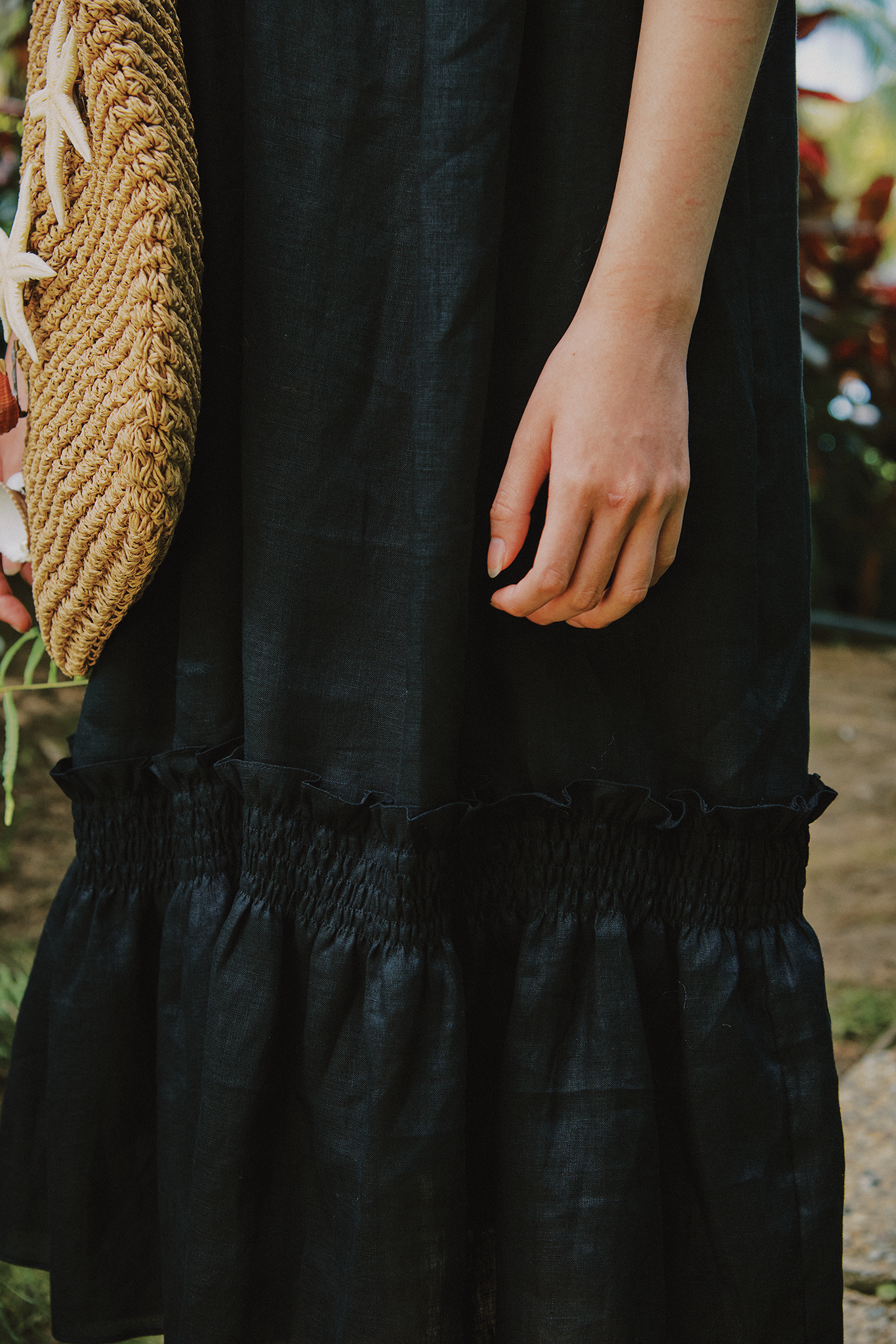 Đầm midi hai dây đen thời trang Hity