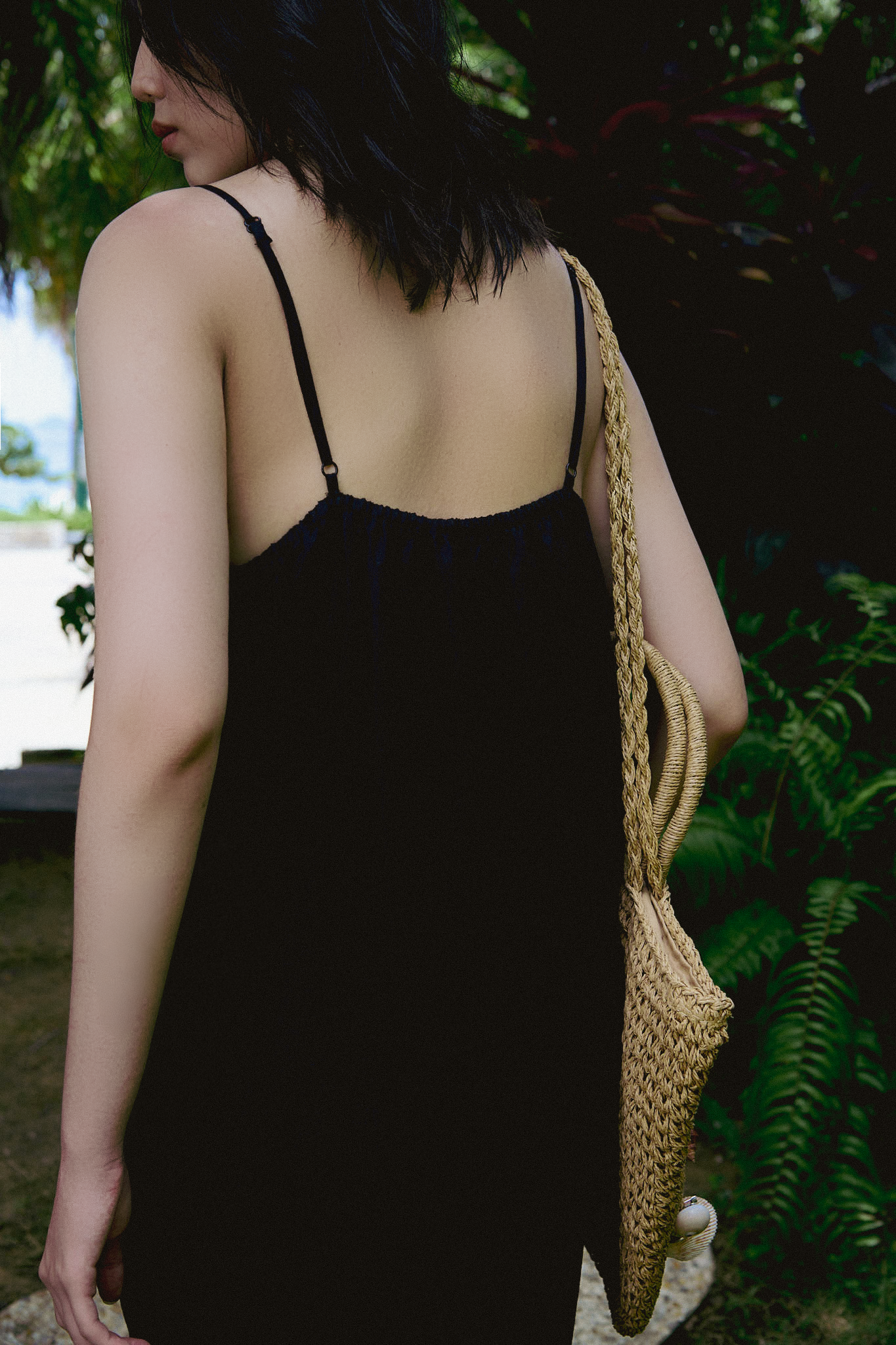 Đầm midi hai dây đen thời trang Hity