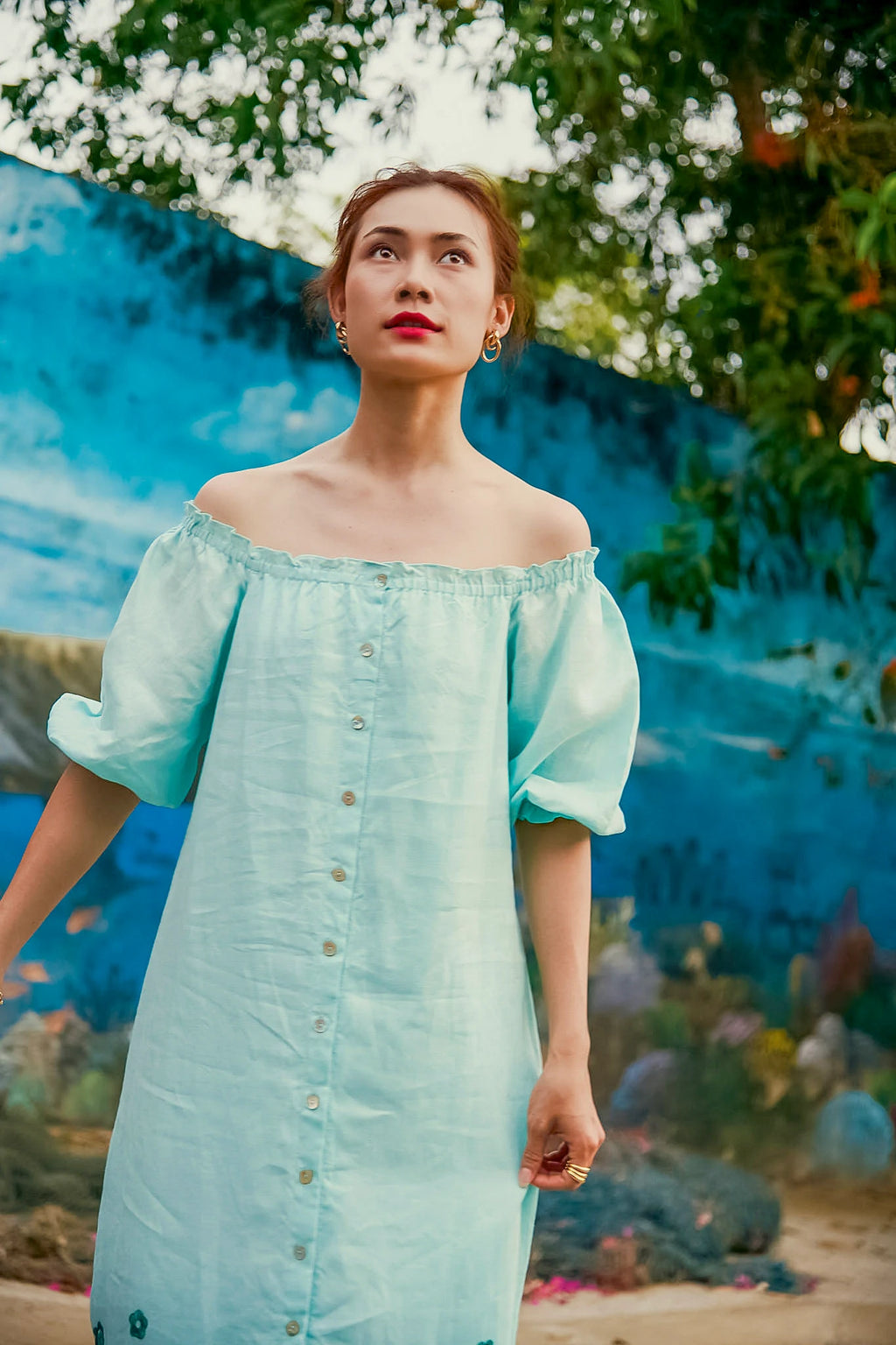 Đầm midi trễ vai linen thêu tay xanh pastel thời trang Hity