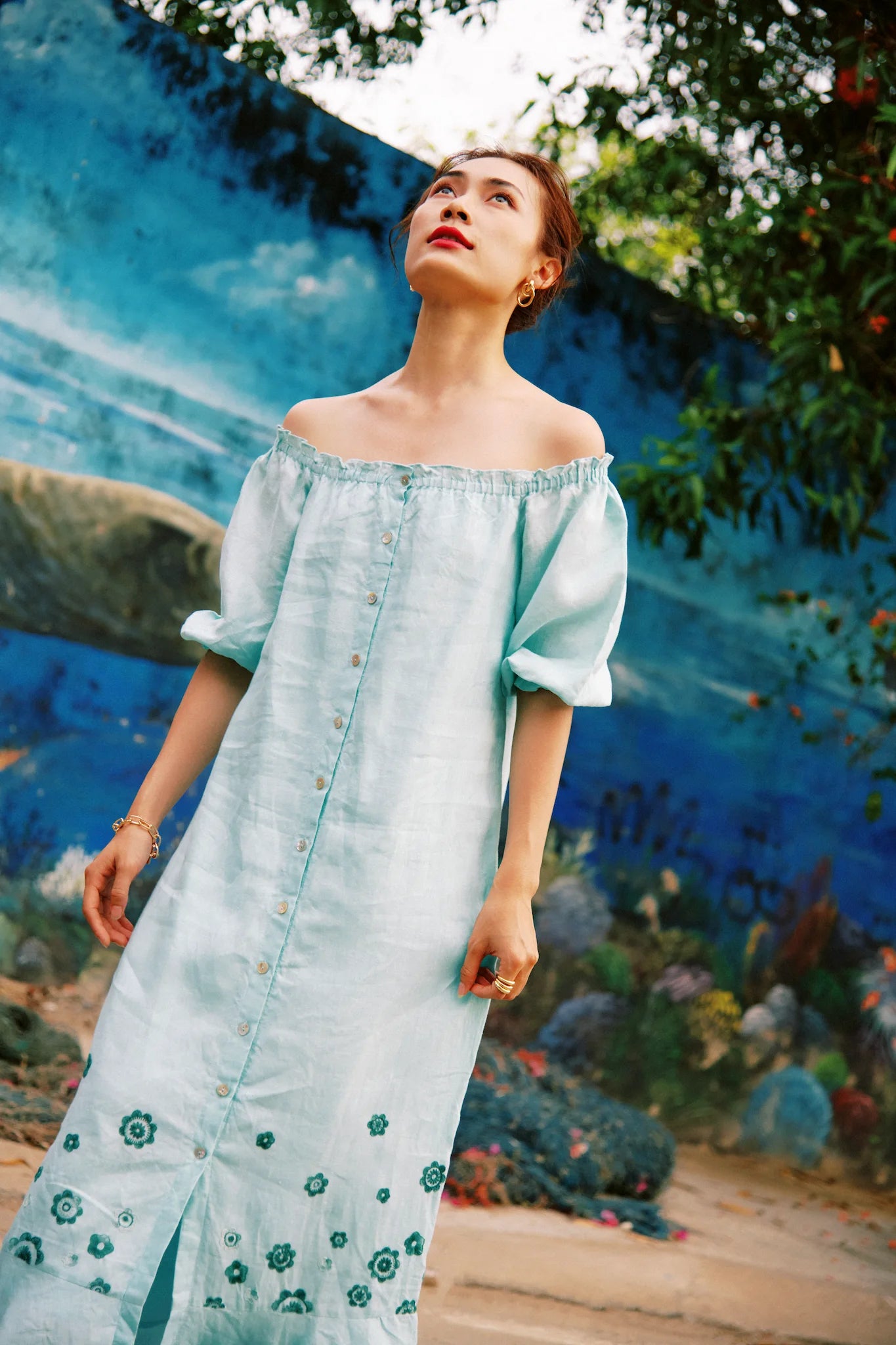 Đầm midi trễ vai linen thêu tay xanh pastel thời trang Hity