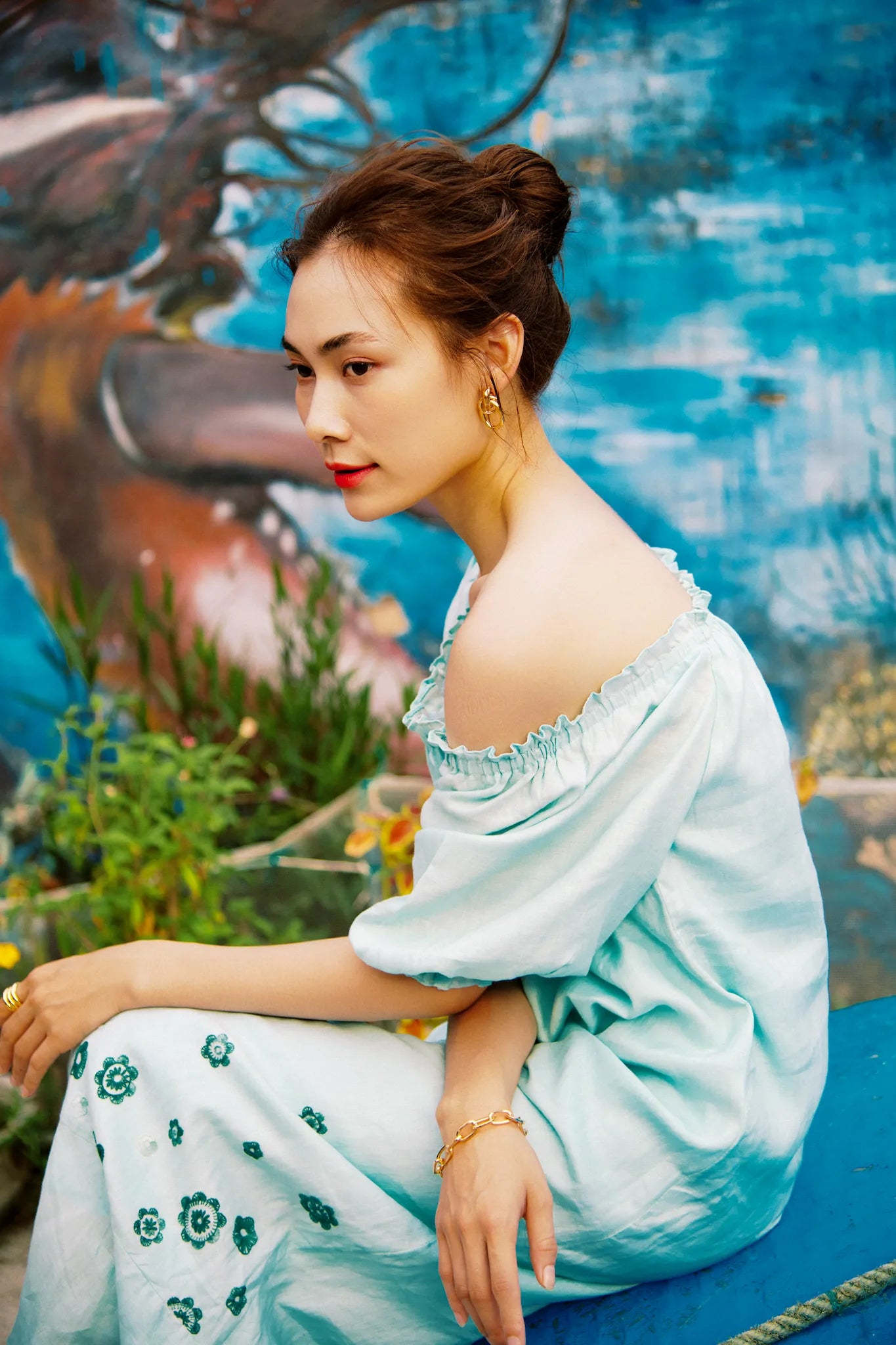 Đầm midi trễ vai linen thêu tay xanh pastel thời trang Hity