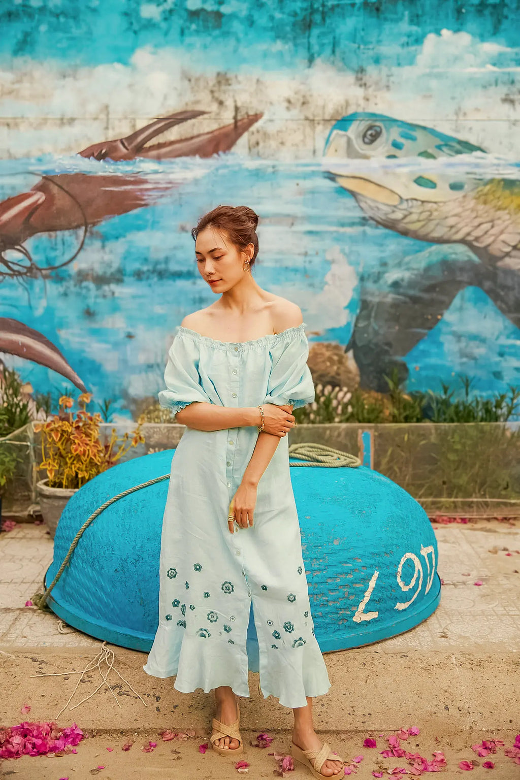 Đầm midi trễ vai linen thêu tay xanh pastel thời trang Hity
