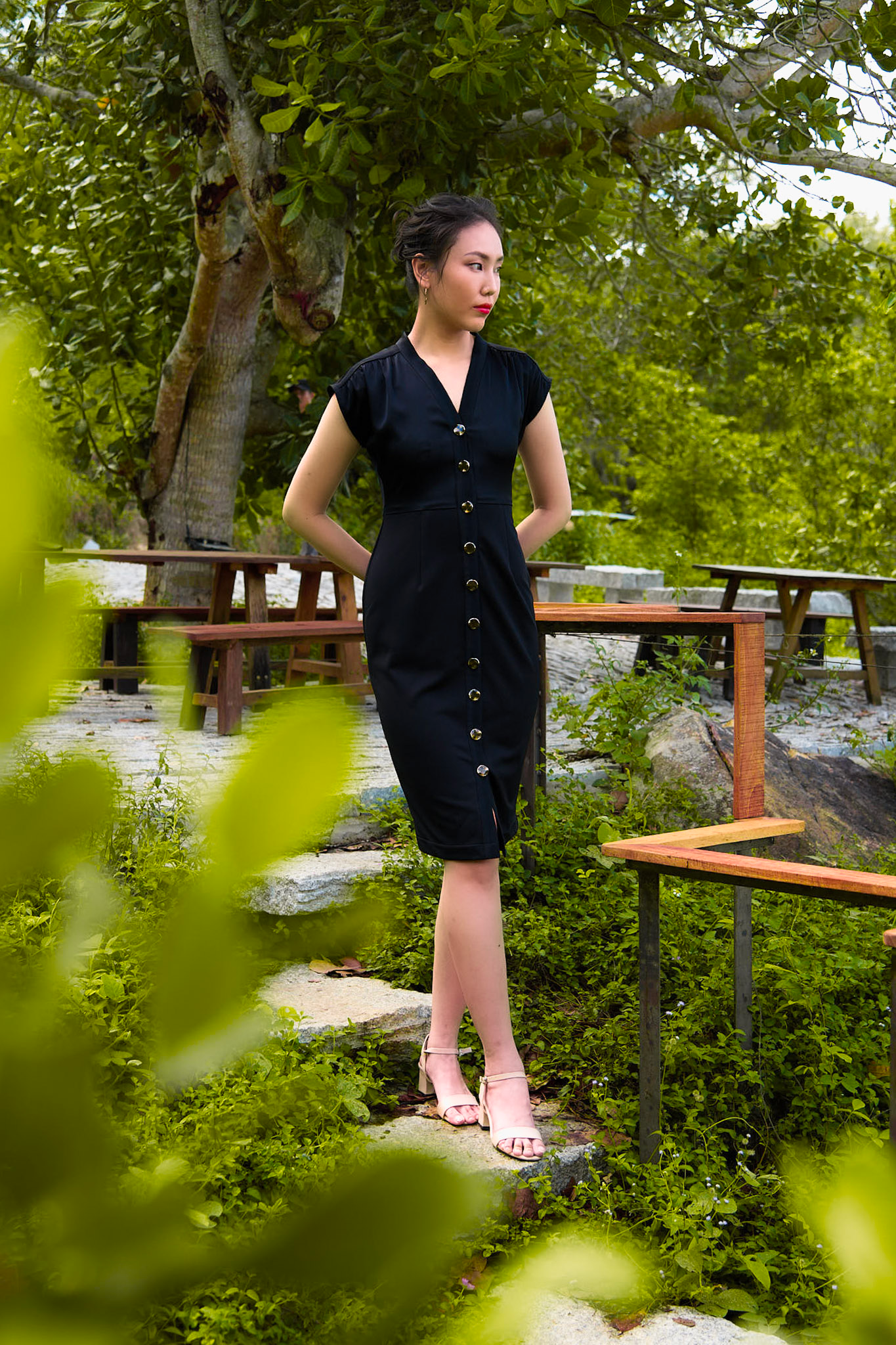 Đầm ôm cổ tim đen thời trang Hity