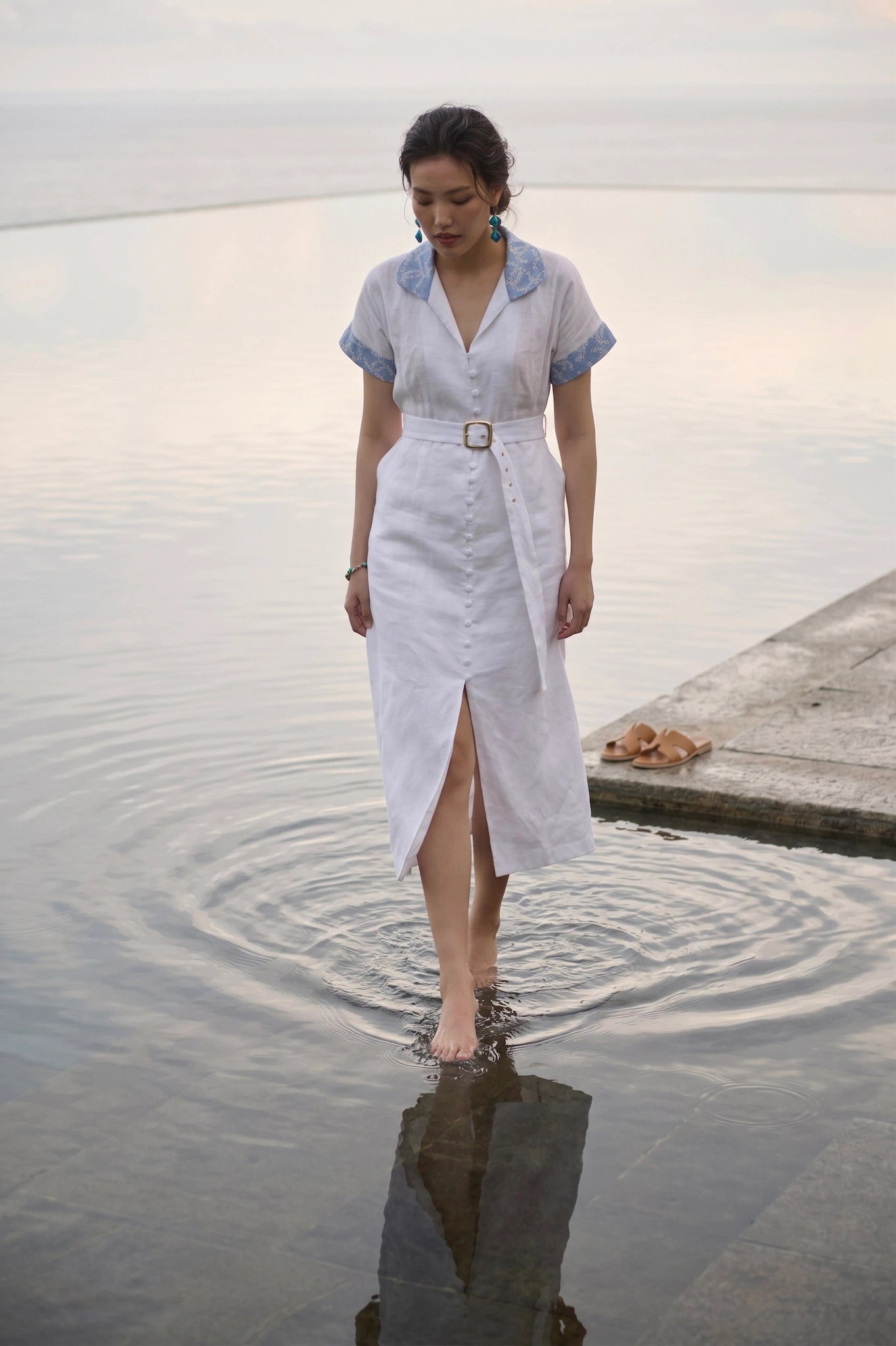 Đầm sơ mi maxi linen trắng phối ren thêu thời trang Hity