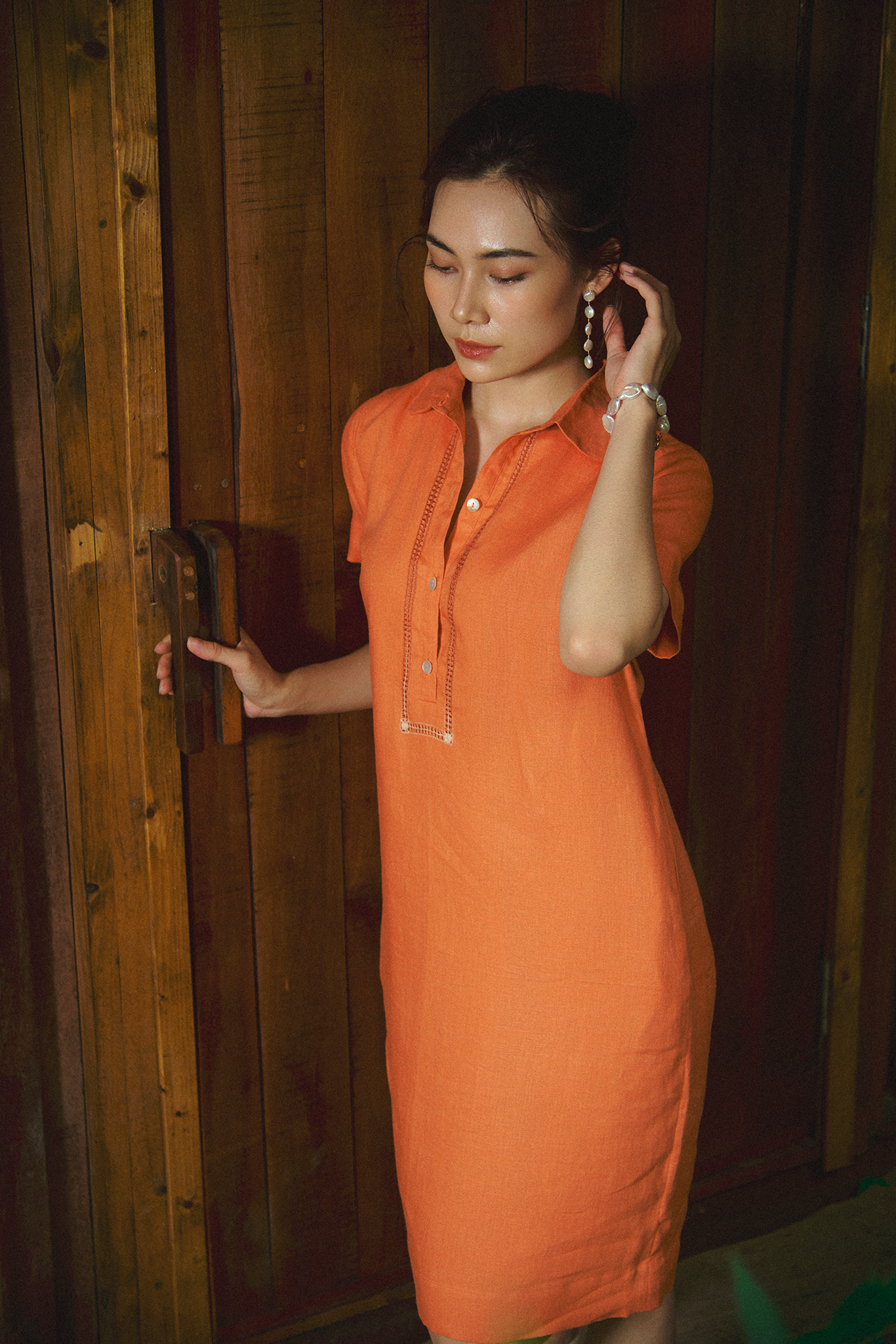 Đầm sơ mi linen thêu tay rút chỉ thời trang Hity