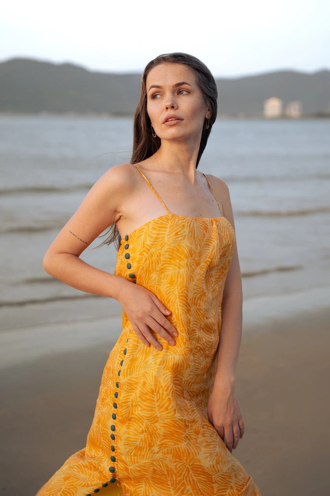 Đầm midi hai dây linen lá cọ thời trang Hity