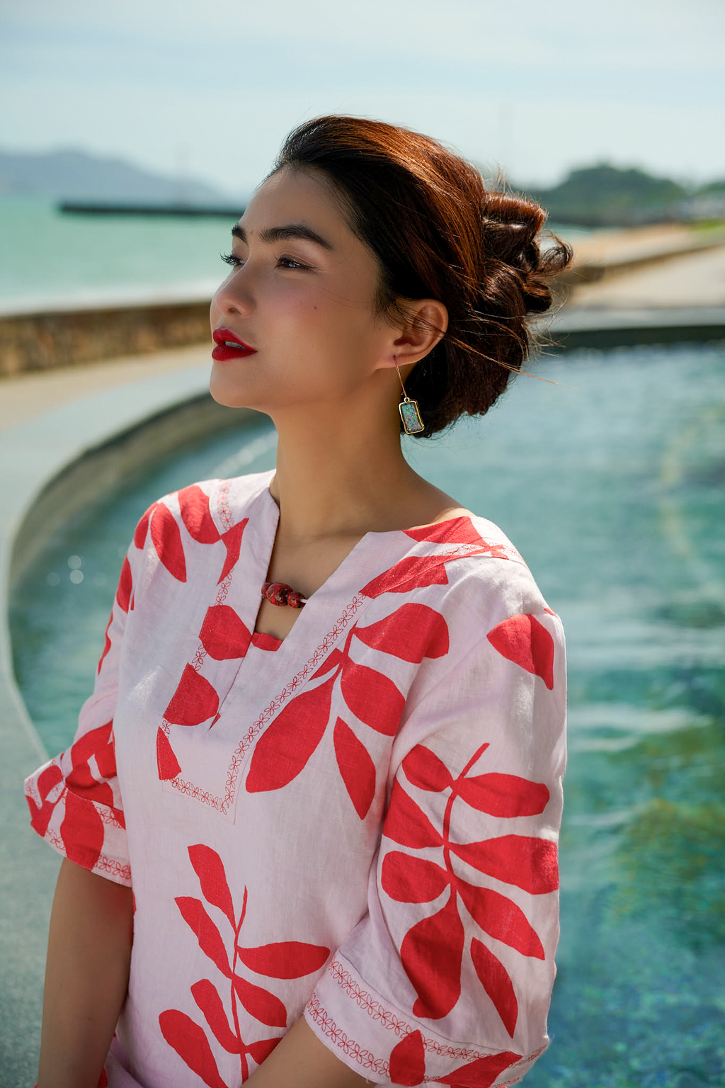 Đầm suông linen lá đỏ thêu lắc tay thời trang Hity