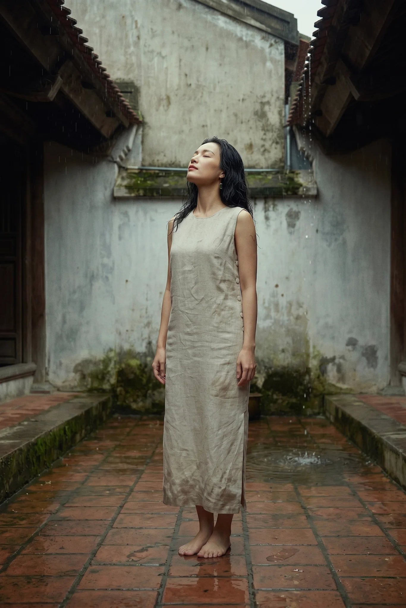 Đầm suông xẻ tà linen xám thời trang Hity