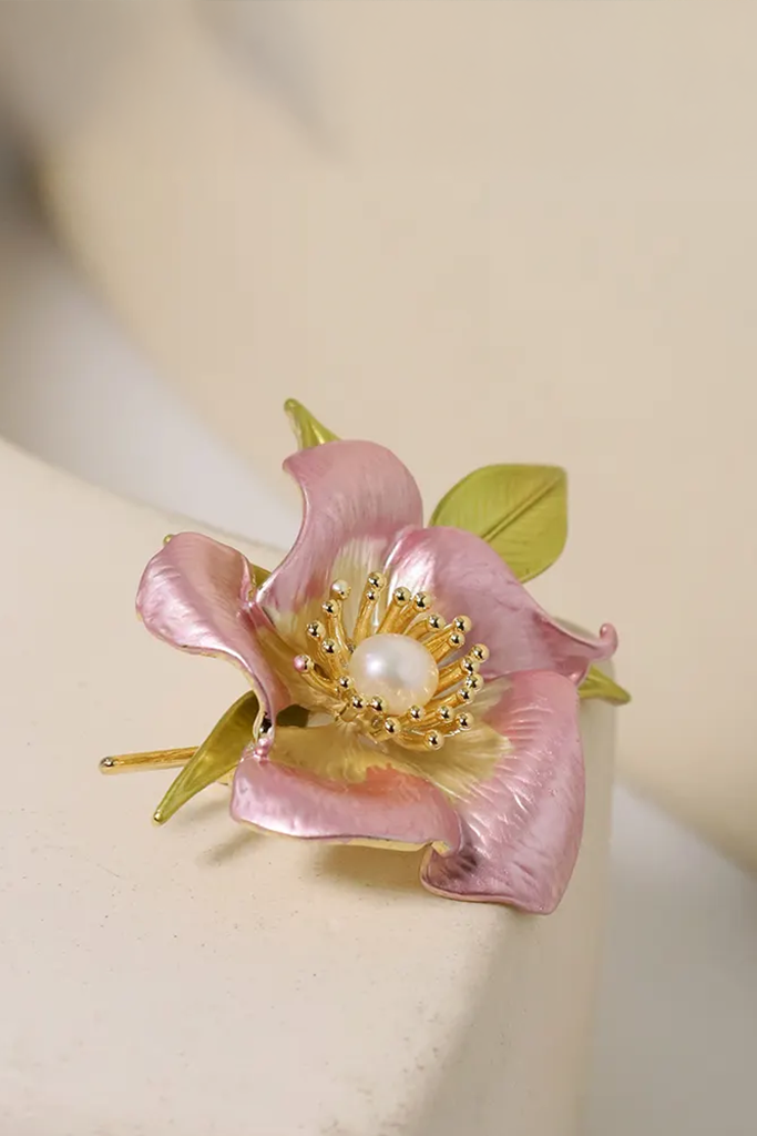 Cài áo hoa hồng đính ngọc trai baroque thời trang Hity