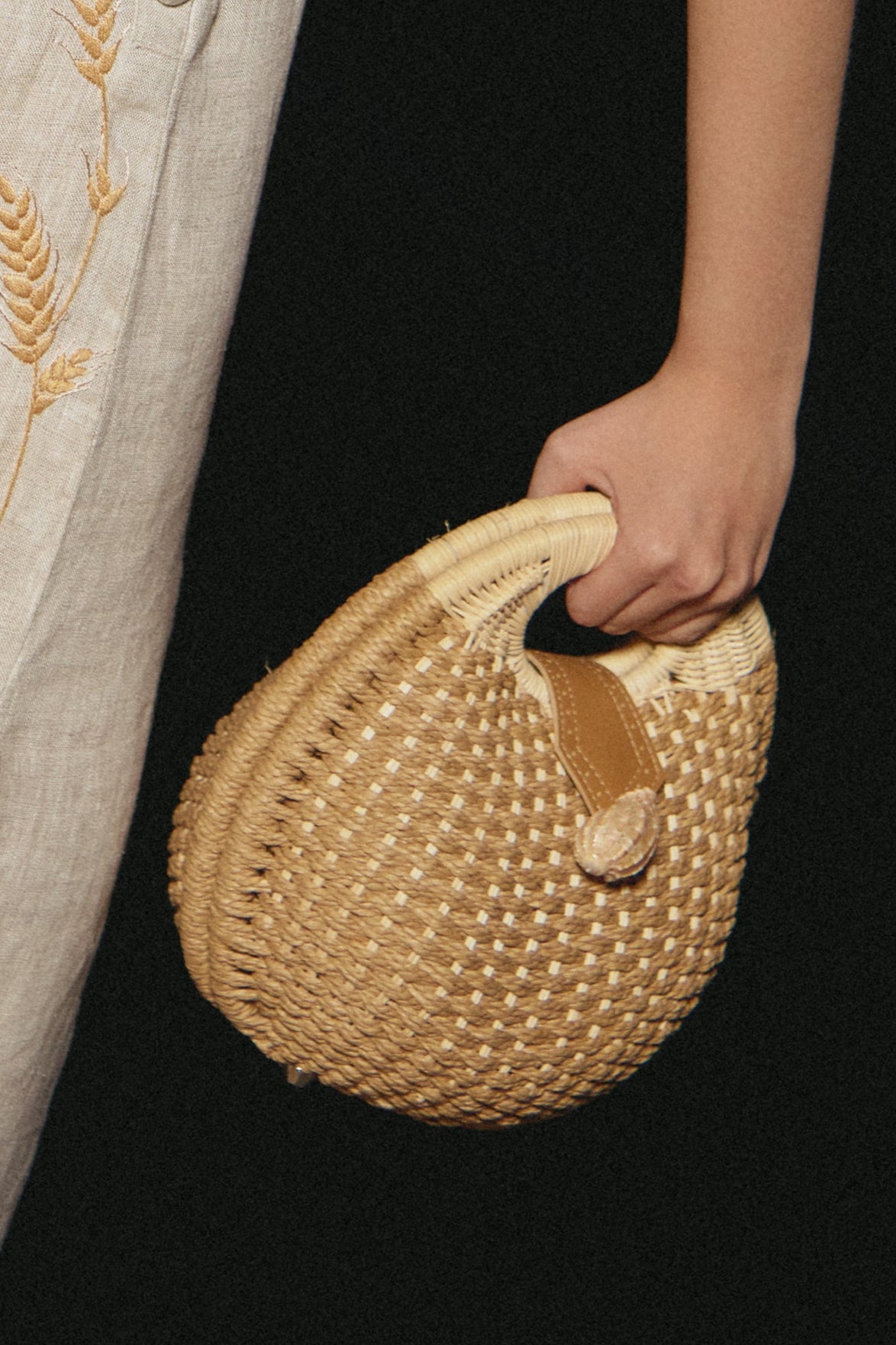 Giỏ túi mây đan thủ công dáng trứng tròn cầm tay thời trang Hity