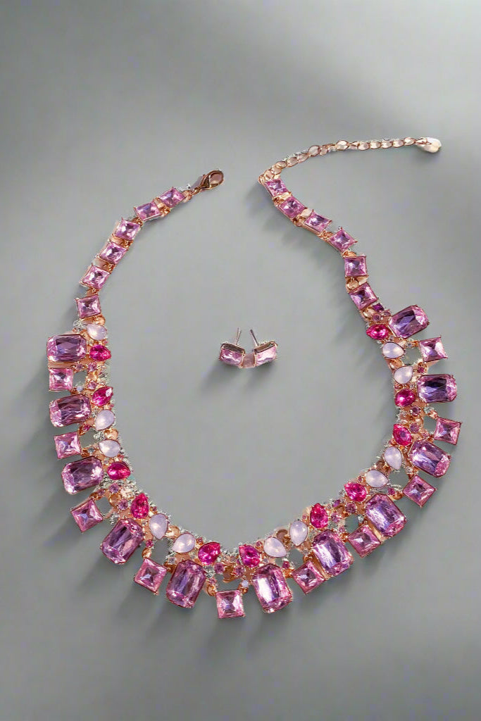 Эффектное хрустальное колье