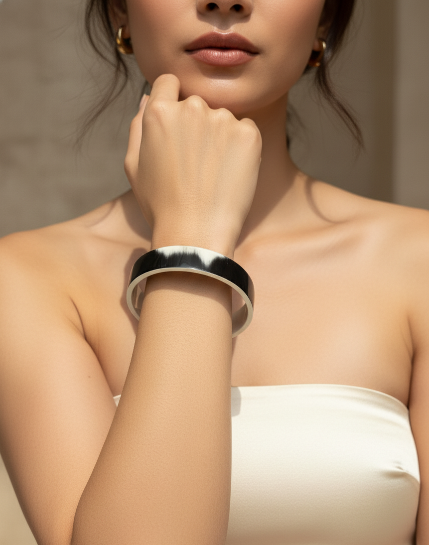 Vòng tay sơn mài thời trang Hity