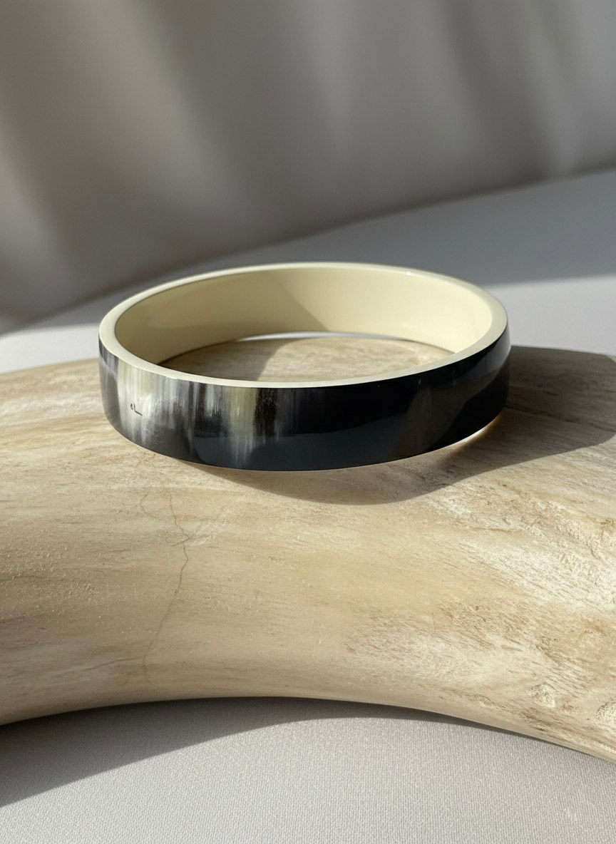 Vòng tay sơn mài thời trang Hity