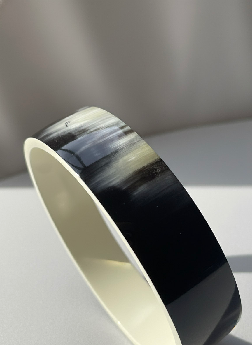 Vòng tay sơn mài thời trang Hity