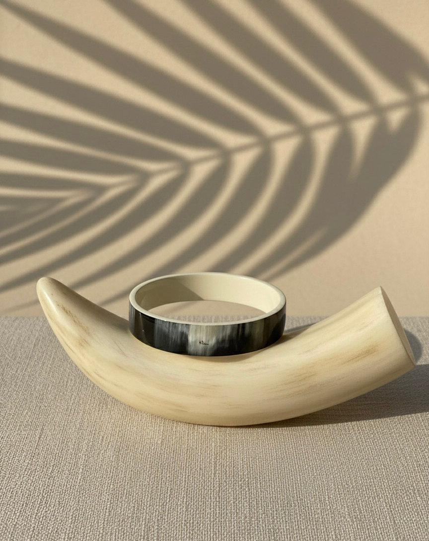 Vòng tay sơn mài thời trang Hity