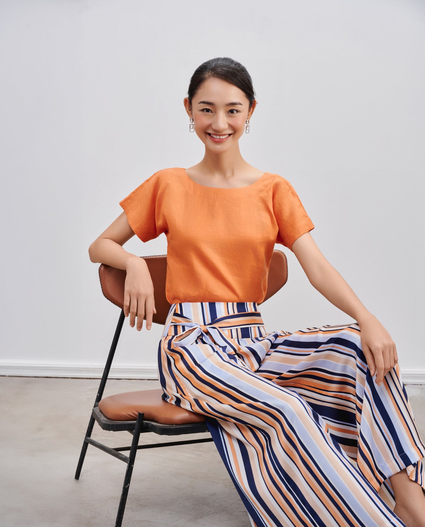 Áo Cổ Tròn Linen Mơ Nghiền TOP210